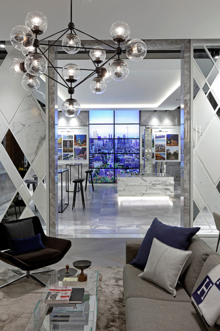 Dossier de presse | 2066-05 - Communiqué de presse | II BY IV DESIGN Win Show Flats and Development Award at SBID Awards 2016 - II BY IV DESIGN - Concours - The Residences of 488 University Avenue_Marketing Centre - Crédit photo : David Whittaker