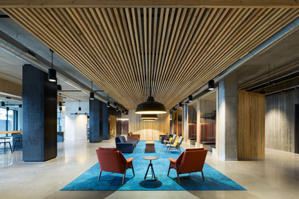 Dossier de presse | 2207-01 - Communiqué de presse | Minneapolis Claims The First Modern Mass Timber Office Building in the U.S. - MGA | MICHAEL GREEN ARCHITECTURE - Architecture commerciale - Crédit photo : Ema Peter
