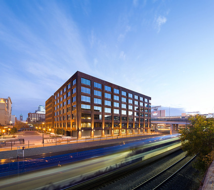Dossier de presse | 2207-01 - Communiqué de presse | Minneapolis Claims The First Modern Mass Timber Office Building in the U.S. - MGA | MICHAEL GREEN ARCHITECTURE - Architecture commerciale - Crédit photo : Ema Peter