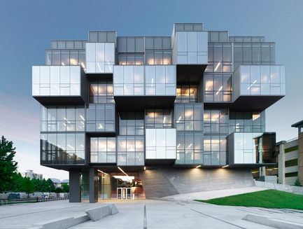 Press kit | 1615-03 - Press release | Call for Entries: The IESBC Vision Awards open January 1, 2017 - IESBC - Lighting Design -  Story of Medicines - UBC Faculty of Pharmaceutical Science by Tripped On Light Design (Joseph M. Scott)  - Photo credit: Marc Cramer, Ema Peter