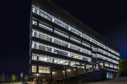 Press kit | 1615-03 - Press release | Call for Entries: The IESBC Vision Awards open January 1, 2017 - IESBC - Lighting Design -  Translink Headquarters in Vancouver by Lightwave Studio MMM Group (Ellie Niakan, Michael Graham, Judith Horvath)&nbsp;<br> - Photo credit: Michael Elkan