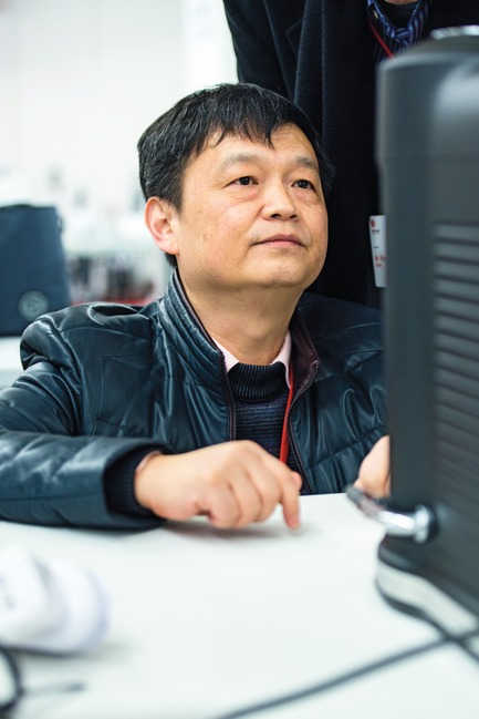 Press kit | 1696-13 - Press release | Red Dot Award: Product Design 2017 – Names of first jurors announced - Red Dot Award - Competition - Red Dot juror Prof. Renke He<br> - Photo credit: Red Dot