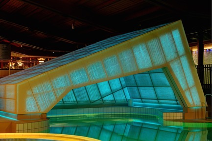 Press kit | 964-04 - Press release | Thermal Baths in Bad Staffelstein With a New Highlight Made of Light Transmitting Concrete - LUCEM GmbH - Institutional Architecture - Photo credit: LUCEM GmbH<br>