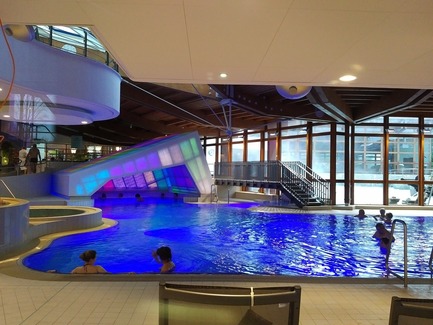 Press kit | 964-04 - Press release | Thermal Baths in Bad Staffelstein With a New Highlight Made of Light Transmitting Concrete - LUCEM GmbH - Institutional Architecture - Photo credit: LUCEM GmbH<br>