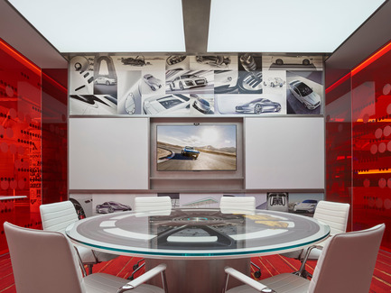 Dossier de presse | 2222-02 - Communiqué de presse | Award winner of the 2016 International Space Design Award IDEA-TOPS for "The Best Office Design Award" - M+M Creative Studio - Design d’intérieur commercial - Edmunds - Typical conference rooms&nbsp; - Crédit photo : Benny Chan @Fotoworks