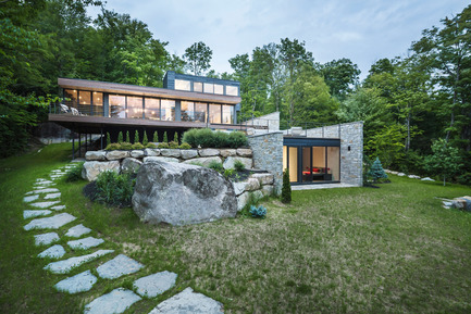 Dossier de presse | 880-11 - Communiqué de presse | Résidence L'Estrade - MU Architecture - Architecture résidentielle - Crédit photo : Ulysse Lemerise Bouchard