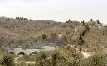 Dossier de presse | 2219-01 - Communiqué de presse | Winery in Chianti - IB Studio _ Arch. Invernizzi & Bonzanigo - Architecture commerciale - landscape - Crédit photo : IB Studio _ Arch. Invernizzi &amp; Bonzanigo