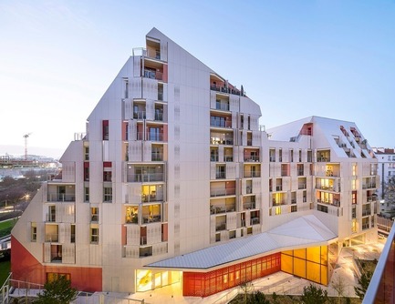 Dossier de presse | 2013-07 - Communiqué de presse | Winner announcements for the WAN Adaptive Reuse, Residential & Mixed Use Award 2016 - World Architecture News Awards (WAN AWARDS) - Concours - WAN Mixed Use Award 2016 Winner&nbsp; - Crédit photo : Clichy-Batignolles eco-neighborhood by JEAN BOCABEILLE ARCHITECTE + ATELIER DU PONT © Sergio Grazia