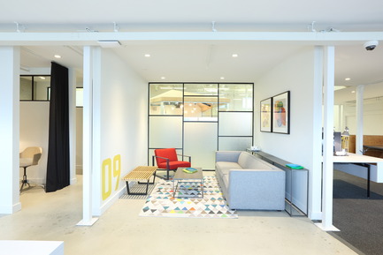 Press kit | 2073-03 - Press release | Innovative Interior Design Steps Up Tech Firm Startup - DIALOG - Commercial Interior Design - STAT Search Analytics - Photo credit: Ema Peter 
