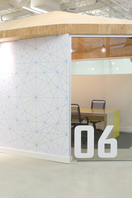 Press kit | 2073-03 - Press release | Innovative Interior Design Steps Up Tech Firm Startup - DIALOG - Commercial Interior Design -  STAT Search Analytics' polygon-based brand graphics&nbsp;<br>  - Photo credit:  Ema Peter  