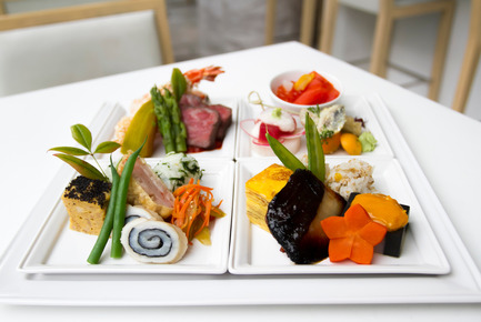 Press kit | 2051-04 - Press release | Japan Unlayered Officially Opens - Westbank | Peterson - Event + Exhibition -         Gozen ('chef's plate') luncheon - detail - Photo credit:         Fairmont