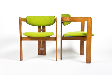 Dossier de presse | 1834-11 - Communiqué de presse | Design Days Dubai Announces 2017 Edition - Dubai Design Week - Évènement + Exposition -  Palisander (rosewood) chairs with green chevron fabric designed by&nbsp;Augusto Savini (1965) - Crédit photo :  Image Courtesy of MCML Studio Dubai (UAE)