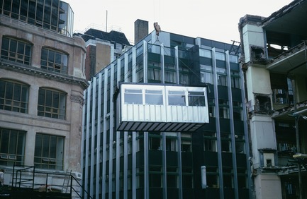 Dossier de presse | 756-15 - Communiqué de presse | Et si on parlait de bonheur sur le chantier? - Centre Canadien d’Architecture (CCA) - Évènement + Exposition -  &nbsp;Cedric Price. McAppy : Photographies de l’installation du PEM, 1974. <br>   - Crédit photo :  Cedric Price fonds, Canadian Centre for Architecture&nbsp; © CCA, Montréal.