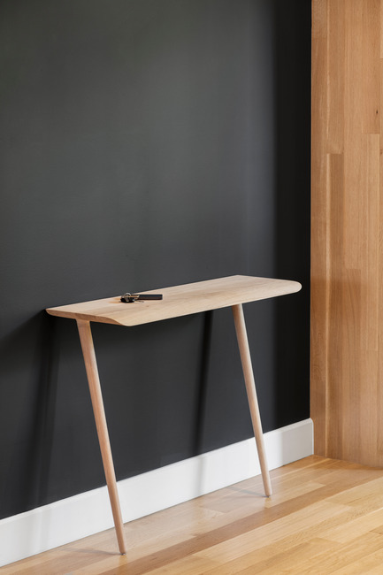 Press kit | 1077-05 - Press release | Lambert & Fils and Kastella: A Perfect Fit - Lambert & Fils and Kastella - Product - T504 Console in white oak<br> - Photo credit: Adrien Williams<br>