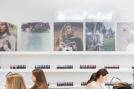 Press kit | 1332-02 - Press release | Montreal's Leading Destination for Nail Art, Le Manoir, Receives a Brand-New Look - Tuxedo - Commercial Interior Design - Photo credit: Maxime Brouillet