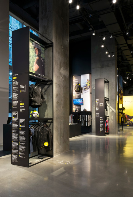 Dossier de presse | 673-17 - Communiqué de presse | Les lauréats de la 10e édition des GRANDS PRIX DU DESIGN sont… - Agence PID - Évènement + Exposition -         PRIX SALLE D’EXPOSITION <br>espace BRP <br>BRP et optima design - Crédit photo : Bouyssou