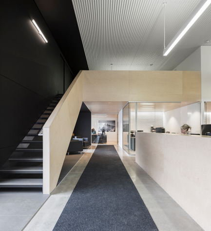 Dossier de presse | 673-17 - Communiqué de presse | Les lauréats de la 10e édition des GRANDS PRIX DU DESIGN sont… - Agence PID - Évènement + Exposition -         PRIX BUREAU DE MOINS DE 5 000 PI2 <br>Siège social Toitures 4 Saisons, Québec <br>BISSON | associés architectes - Crédit photo : Stephane Groleau