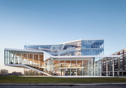 Dossier de presse | 673-17 - Communiqué de presse | Les lauréats de la 10e édition des GRANDS PRIX DU DESIGN sont… - Agence PID - Évènement + Exposition -         PRIX ÉTABLISSEMENT INSTITUTIONNEL <br>Maison des étudiants de l'ÉTS <br>MENKÈS SHOONER DAGENAIS LETOURNEUX Architectes - Crédit photo : Stephane Brugger