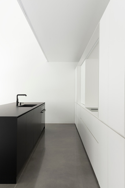 Dossier de presse | 1113-06 - Communiqué de presse | Maison Lagarde - la SHED architecture - Architecture résidentielle - Cuisine - Crédit photo : Maxime Brouillet