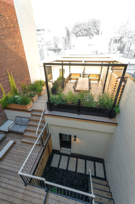 Dossier de presse | 1054-04 - Communiqué de presse | Terrasse VF: variations spatiales sur quatre paliers - Martine Brisson designer d'intérieur - Architecture résidentielle - Crédit photo : Pierre Béland