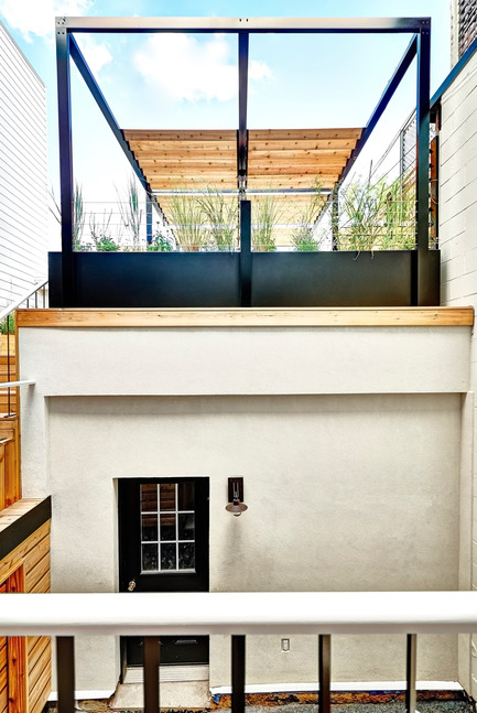 Dossier de presse | 1054-04 - Communiqué de presse | Terrasse VF: variations spatiales sur quatre paliers - Martine Brisson designer d'intérieur - Architecture résidentielle - Crédit photo : Pierre Béland