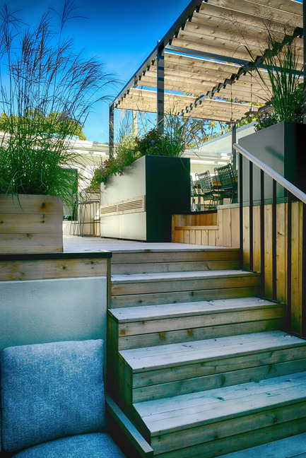 Dossier de presse | 1054-04 - Communiqué de presse | Terrasse VF: variations spatiales sur quatre paliers - Martine Brisson designer d'intérieur - Architecture résidentielle - Crédit photo : Pierre Béland