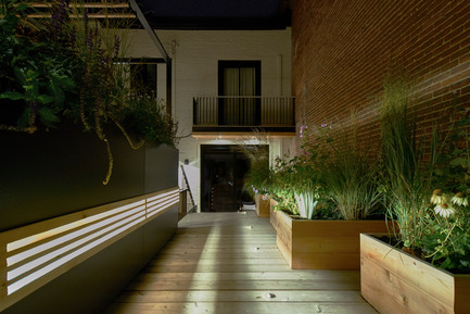 Dossier de presse | 1054-04 - Communiqué de presse | Terrasse VF: variations spatiales sur quatre paliers - Martine Brisson designer d'intérieur - Architecture résidentielle - Crédit photo : Pierre Béland