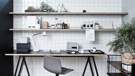 Dossier de presse | 1124-13 - Communiqué de presse | World Interiors News Awards Ceremony 2016 - World Interiors News - Design d’intérieur commercial - JOINT WINNER: WORKSPACE INTERIORS (LESS THAN 10,000 SQUARE METRES) <br>LK + RIGIDESIGN OFFICE DESIGN by RIGIDESIGN<br><br>RIGIdesign is a young design team based in Shanghai. The site is located in a creative complex building, which was reconstructed from a former factory. Founder Kai Liu’s brief for their new office was to create a space that would be both ‘emotional and simple with a connection with the people.’<br><br>JUDGES’ COMMENT<br>‘I love the clarity and simplicity of the RIGIdesign office and the integration of graphics and colours, but also the friendliness and homeliness of the project. It’s a beautiful piece of design.’  - Crédit photo : RIGIdesign