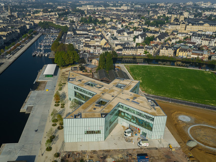 Dossier de presse | 2276-03 - Communiqué de presse | ArchiDesignclub Awards 2017 - ArchiDesignclub by Muuuz - Architecture institutionnelle -  Lauréat dans la catégorie Conservatoires, médiathèques : Bibliothèque Alexis de Tocqueville, Caen (14) - O.M.A + Barcode Architects + Clément Blanchet Architecture  - Crédit photo : Philippe Ruault, Septième Ciel