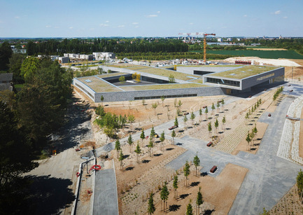 Dossier de presse | 2276-03 - Communiqué de presse | ArchiDesignclub Awards 2017 - ArchiDesignclub by Muuuz - Architecture institutionnelle - Lauréat dans la catégorie Enseignement élémentaire : Groupe scolaire Paulette Deblock, Sin-le-Noble (59) - Zigzag Architecture - Crédit photo : Julien Lanoo