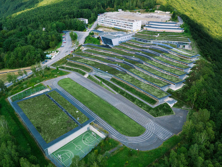 Dossier de presse | 2276-03 - Communiqué de presse | ArchiDesignclub Awards 2017 - ArchiDesignclub by Muuuz - Architecture institutionnelle - Lauréat du Prix Architecture &amp; Paysage : Lycée polyvalent Jean Moulin, Revin (08) - Duncan Lewis Scape Architecture + Jean de Giacinto Architecture Composite - Crédit photo : Cyrille Weiner