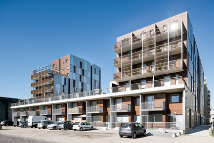 Dossier de presse | 2276-03 - Communiqué de presse | ArchiDesignclub Awards 2017 - ArchiDesignclub by Muuuz - Architecture institutionnelle - Lauréat dans la catégorie Logement - Collectif : Résidence étudiante &nbsp;des Bassins à Flot, Bordeaux (33) - GARDERA-D Architecture - Crédit photo : Jean-François Tremege