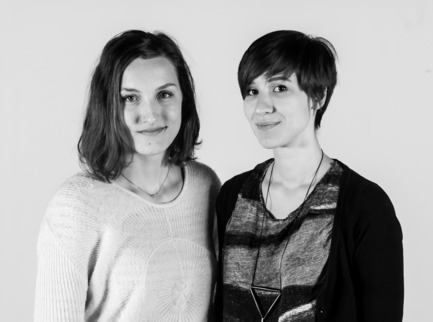 Dossier de presse | 562-24 - Communiqué de presse | Dévoilement des lauréats du concours « Saint-Laurent en mouvement – vidéoprojection » - Bureau du design - Ville de Montréal - Concours - Elizabeth Laferrière et Sarah Ouellet, lauréates du concours de conception et de réalisation de « Saint-Laurent en mouvement - vidéoprojection »Elizabeth Laferrière et Sarah Ouellet, winners of the competition to design and produce a video projection within the "Saint-Laurent in motion" project.