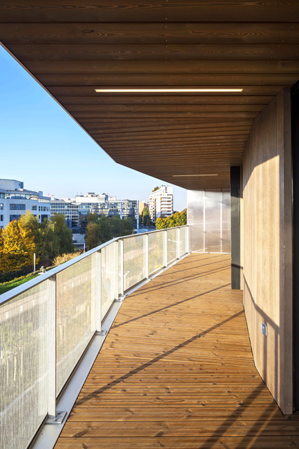 Press kit | 2372-01 - Press release | Résidence de l'Aqueduc in Gentilly / France - Daquin & Ferrière Architecture - Residential Architecture -  Residence de l'Aqueduc - Gentilly / France <br>DAQUIN &amp; FERRIERE ARCHITECTURE<br>View on west balcony<br>   - Photo credit: Hervé Abbadie