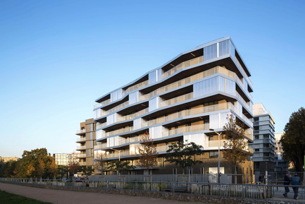 Press kit | 2372-01 - Press release | Résidence de l'Aqueduc in Gentilly / France - Daquin & Ferrière Architecture - Residential Architecture -  Residence de l'Aqueduc - Gentilly / France <br>DAQUIN &amp; FERRIERE ARCHITECTURE <br>Southwest view from the Promenade de l'Aqueduc<br>   - Photo credit: Hervé Abbadie