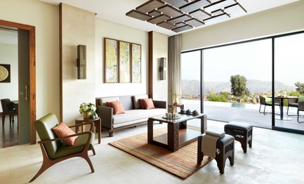 Dossier de presse | 2177-02 - Communiqué de presse | Un architecte français conçoit le plus haut resort de luxe du Moyen Orient :Anantara JabalAkhdar - Atelier Pod - Art de vivre - Anantara Cliff Pool One Bedrm Villa Lounge - Crédit photo : Anantara Jabal Akhdar