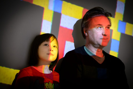 Dossier de presse | 1997-03 - Communiqué de presse | 100th Anniversary of De Stijl: Tinker Redevelops the House where Mondrian was Born - Tinker imagineers - Évènement + Exposition - Visitors immerse into Mondrians dreamworld - Crédit photo : Mike Bink Photography