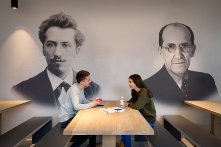 Dossier de presse | 1997-03 - Communiqué de presse | 100th Anniversary of De Stijl: Tinker Redevelops the House where Mondrian was Born - Tinker imagineers - Évènement + Exposition - Mondrian's portrets - Crédit photo : Mike Bink Photography