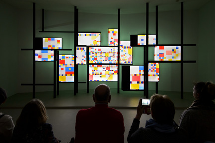 Dossier de presse | 1997-03 - Communiqué de presse | 100th Anniversary of De Stijl: Tinker Redevelops the House where Mondrian was Born - Tinker imagineers - Évènement + Exposition - In het period in New York he got rid of the black lines - Crédit photo : Mike Bink Photography