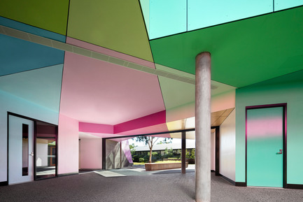 Dossier de presse | 2259-02 - Communiqué de presse | Ivanhoe Grammar Senior Years & ScienceCentre - McBride Charles Ryan - Architecture institutionnelle - Internal View - Crédit photo : John Gollings