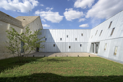 Dossier de presse | 2394-01 - Communiqué de presse | Reconversion de l’ancien Hôpital de Meursault - JUNG Architectures & Simon Buri - Architecture institutionnelle - Crédit photo : Martin Argyroglo