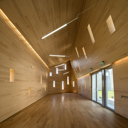 Dossier de presse | 2394-01 - Communiqué de presse | Reconversion de l’ancien Hôpital de Meursault - JUNG Architectures & Simon Buri - Architecture institutionnelle - Crédit photo : Martin Argyroglo