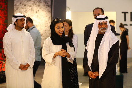 Press kit | 1834-13 - Press release | Design Days Dubai Completes its Sixth and Most Successful Edition in its New Location, d3 - Design Days Dubai - Event + Exhibition - DDD2017_Sheikh Nahyan at the Atlas Bookstore - Photo credit: Image&nbsp;Courtesy of Design Days Dubai&nbsp;