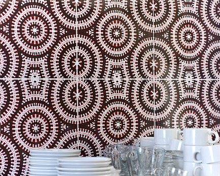 Press kit | 2399-01 - Press release | My Country: Design With Origin - Bay Gallery Home - Residential Interior Design - Bay Gallery Home, My Country Emu Dreaming ceramic wall tiles in situ. From an original Australian Aboriginal artwork. - Photo credit: Bay Gallery Home.
