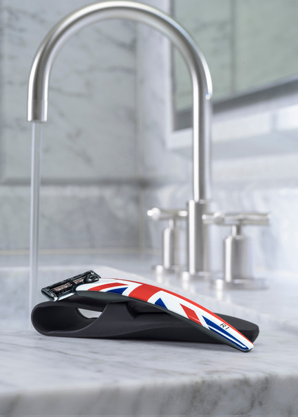 Dossier de presse | 2458-01 - Communiqué de presse | Best Design: Razor Case Receives Top Prize in the Red Dot Award: Product Design 2017 - Bolin Webb - Art de vivre - Bolin Webb R1 Jack &amp; Razor Case Gift Set - Crédit photo : Bolin Webb