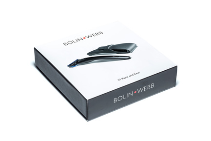 Dossier de presse | 2458-01 - Communiqué de presse | Best Design: Razor Case Receives Top Prize in the Red Dot Award: Product Design 2017 - Bolin Webb - Art de vivre -  Bolin Webb X1 Razor &amp; Razor Case Gif Set - Crédit photo : Bolin Webb