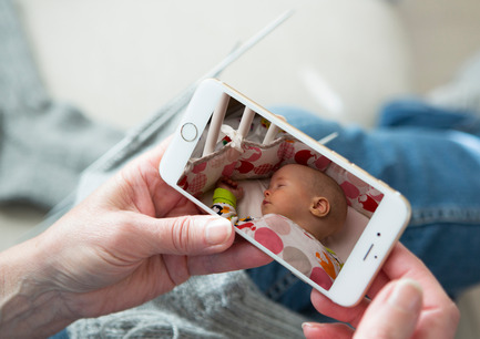 Press kit | 2411-01 - Press release | Connected Video Baby Monitor ‘Star’ - SEP Solutions - Product - 3 - Photo credit: Kati Leinonen