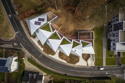 Dossier de presse | 1018-04 - Communiqué de presse | Residential Building with 15 Units - Metaform architects - Architecture résidentielle - Situation - Crédit photo : Steve Troes Fotodesign