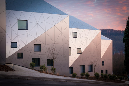 Dossier de presse | 1018-04 - Communiqué de presse | Residential Building with 15 Units - Metaform architects - Architecture résidentielle - Facade - Crédit photo : Steve Troes Fotodesign