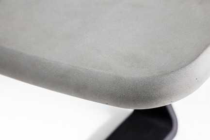 Press kit | 2436-01 - Press release | Perplex Concrete Bench - Fig40 - Industrial Design - Perplex Bench &nbsp;| &nbsp;Fig40_4 detail - Photo credit: Lisa Petrole